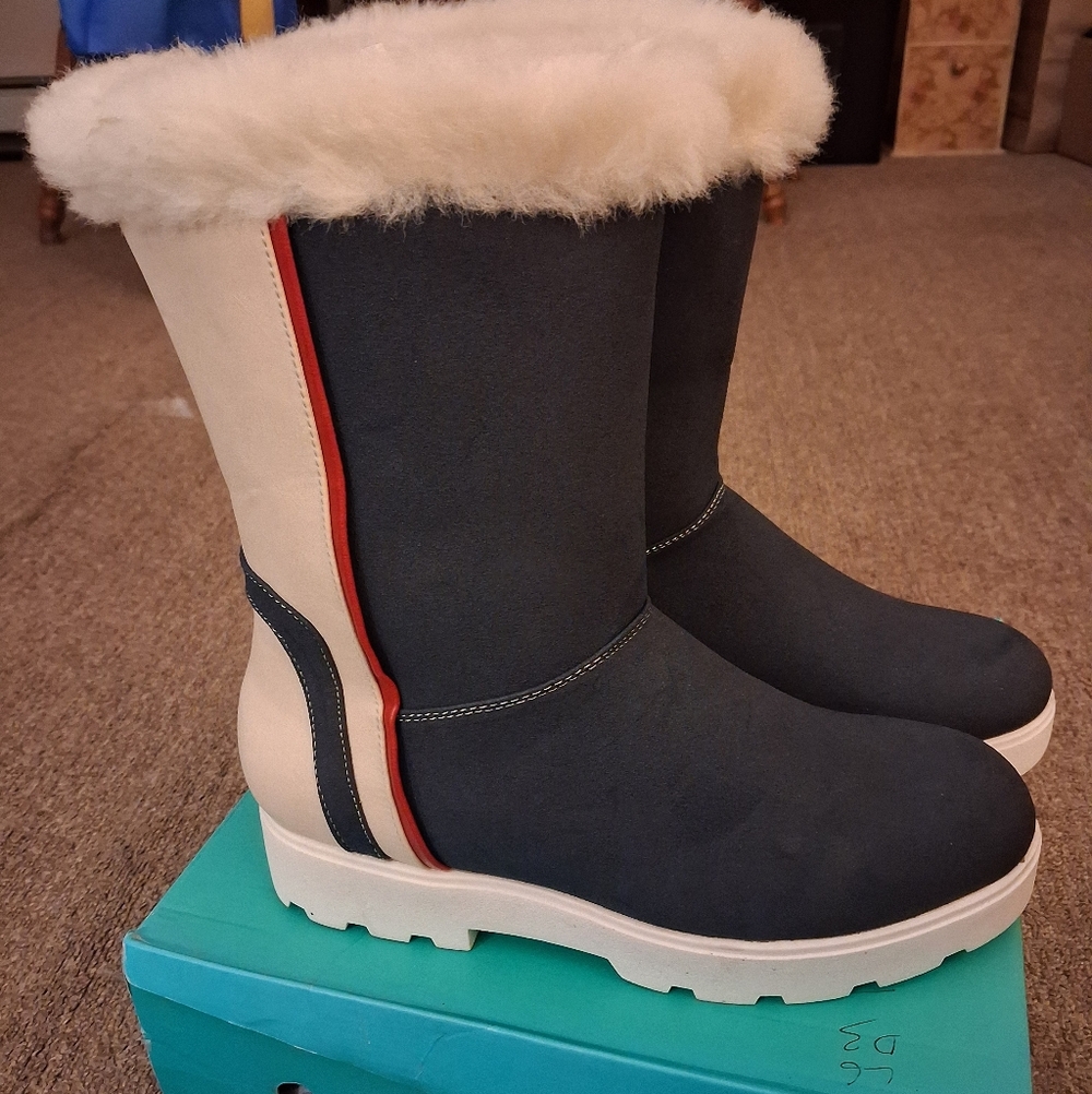 NIB De Blossom Collection Navy Blue Suede Fur Lined Womens Boots Size 10
